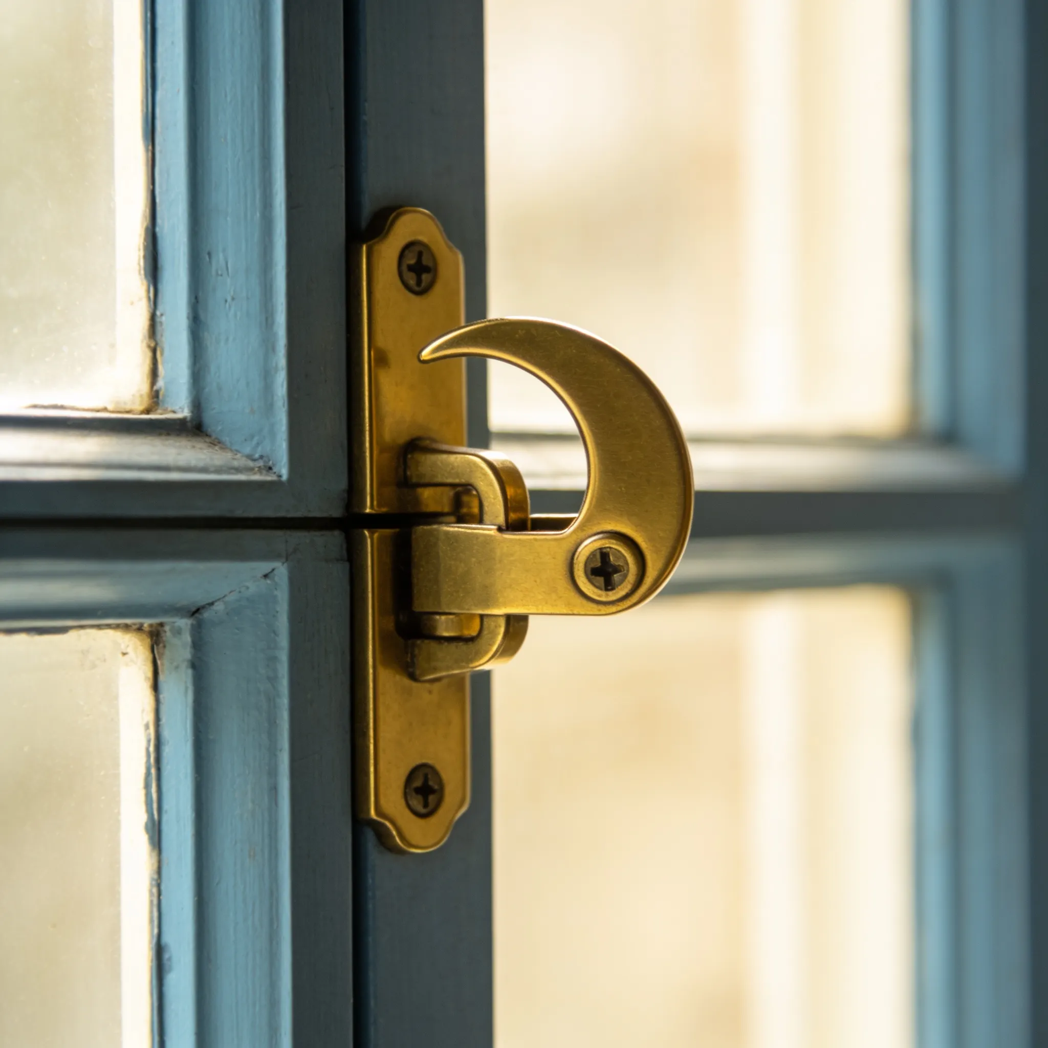 Brass cam lock on perfectly meeting sash rails — the craftsmanship detail our double hung window installers bring to every Nashville home.